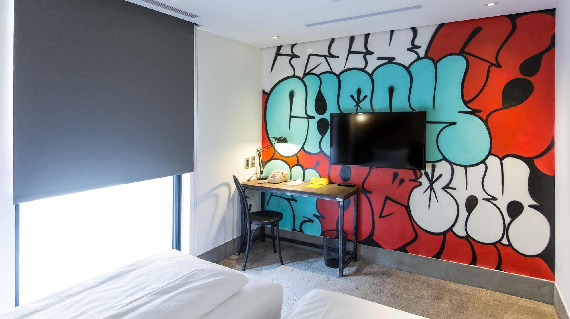 Check Inn Taipei Songjiang Exterior photo