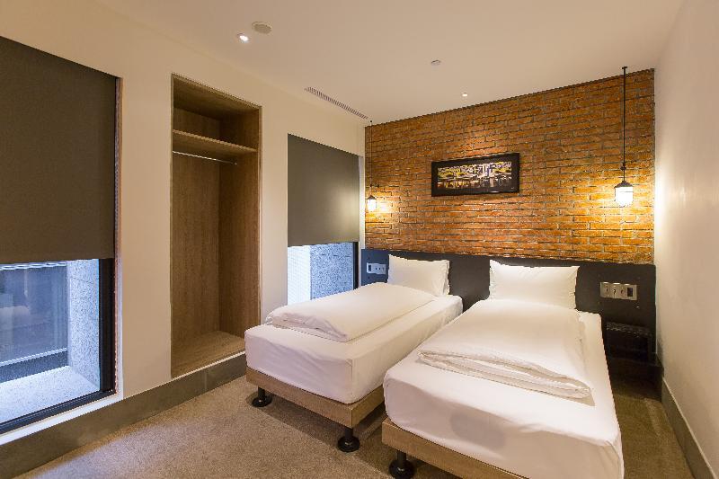 Check Inn Taipei Songjiang Exterior photo